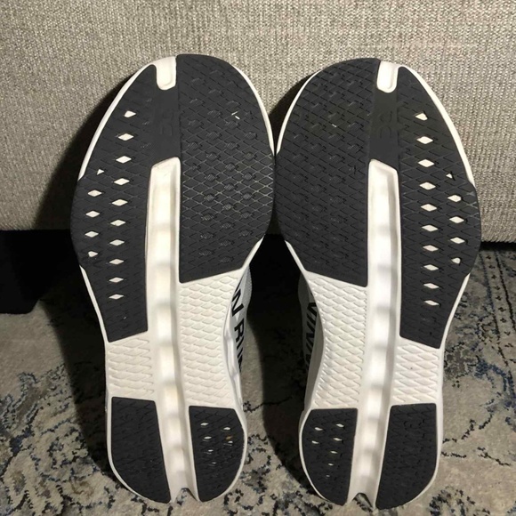 On Cloudsurfer Next Running Shoes - Picture 10 of 12